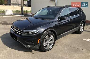 Позашляховик / Кросовер Volkswagen Tiguan 2017 в Львові