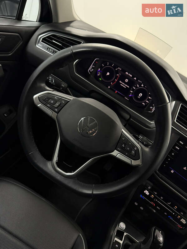 Внедорожник / Кроссовер Volkswagen Tiguan 2022 в Одессе