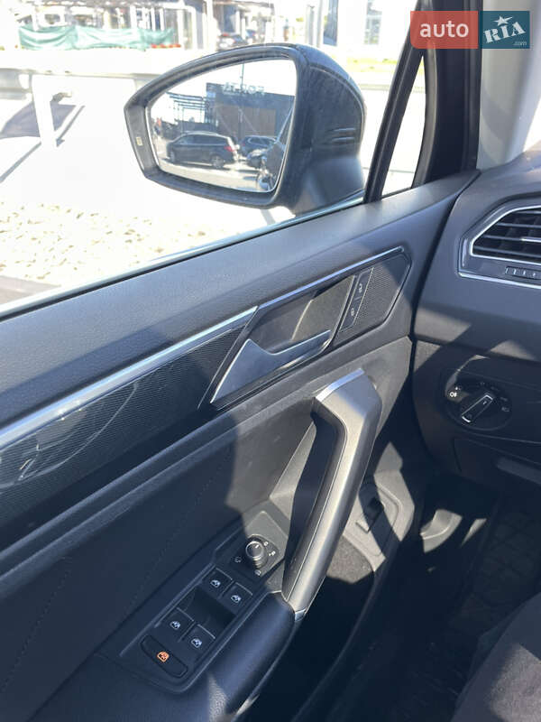 Внедорожник / Кроссовер Volkswagen Tiguan 2016 в Луцке