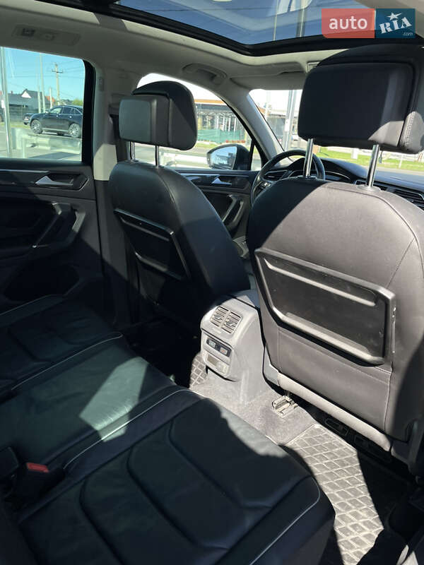 Внедорожник / Кроссовер Volkswagen Tiguan 2016 в Луцке