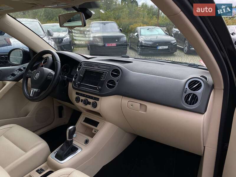 Внедорожник / Кроссовер Volkswagen Tiguan 2015 в Львове