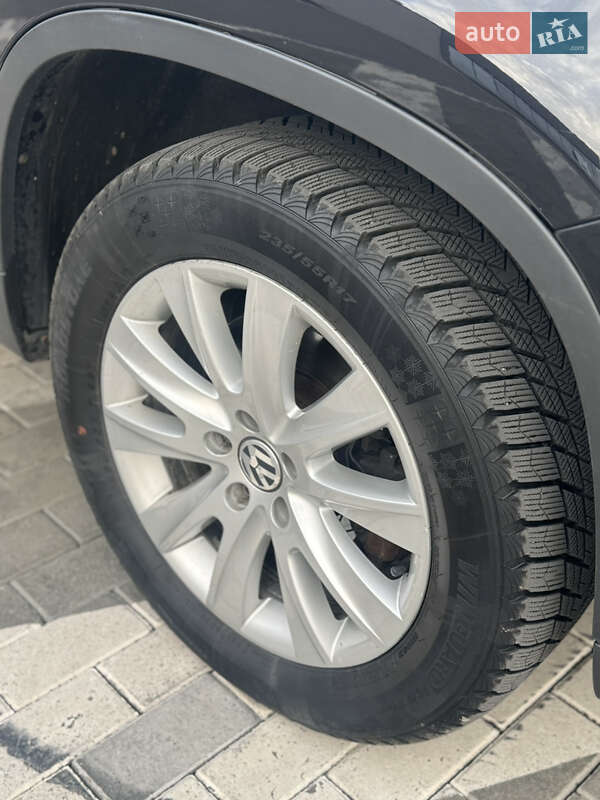 Внедорожник / Кроссовер Volkswagen Tiguan 2009 в Ровно