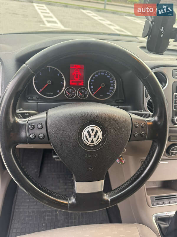 Внедорожник / Кроссовер Volkswagen Tiguan 2009 в Ровно
