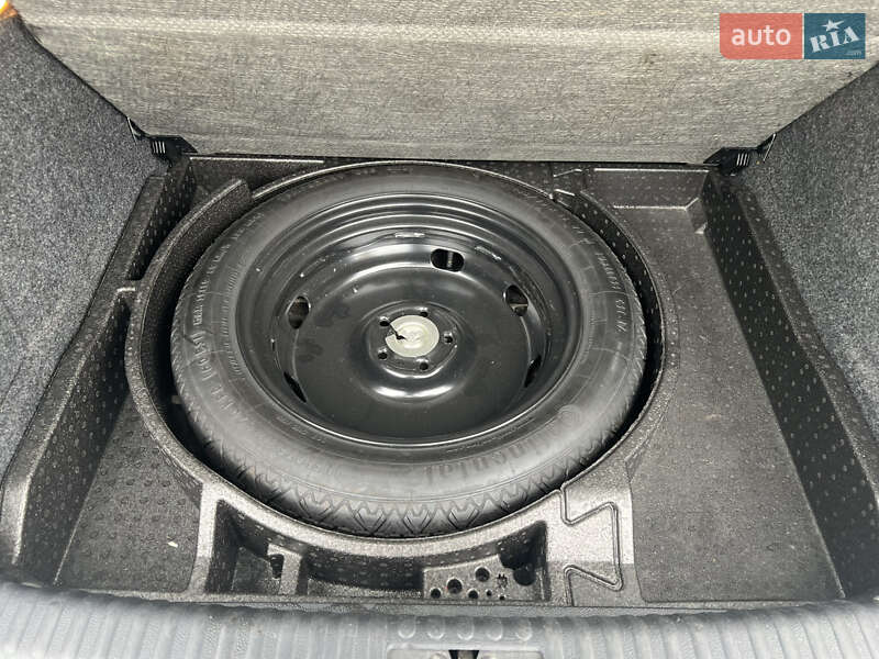 Внедорожник / Кроссовер Volkswagen Tiguan 2013 в Киеве