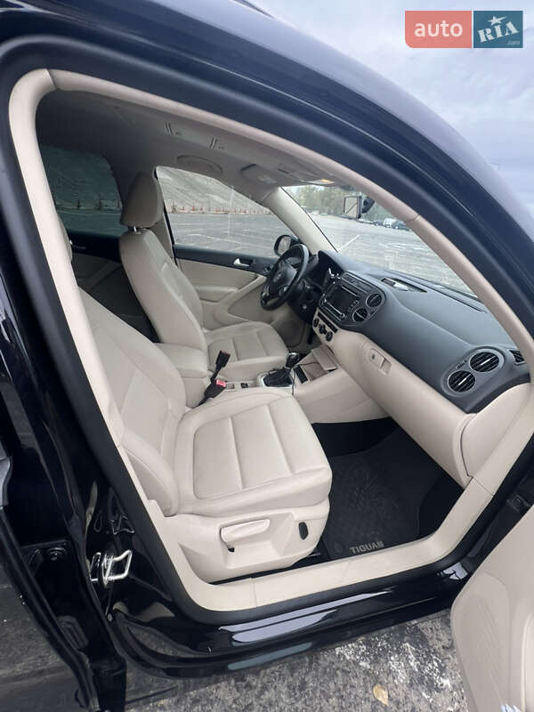 Внедорожник / Кроссовер Volkswagen Tiguan 2013 в Киеве