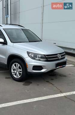 Внедорожник / Кроссовер Volkswagen Tiguan 2016 в 