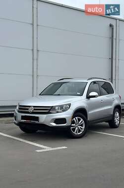 Внедорожник / Кроссовер Volkswagen Tiguan 2016 в 
