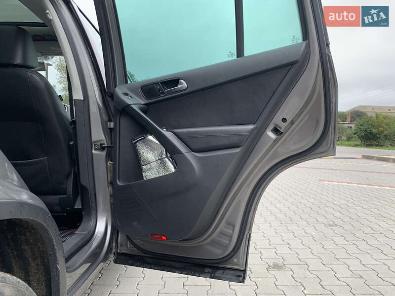 Внедорожник / Кроссовер Volkswagen Tiguan 2010 в Теофиполе