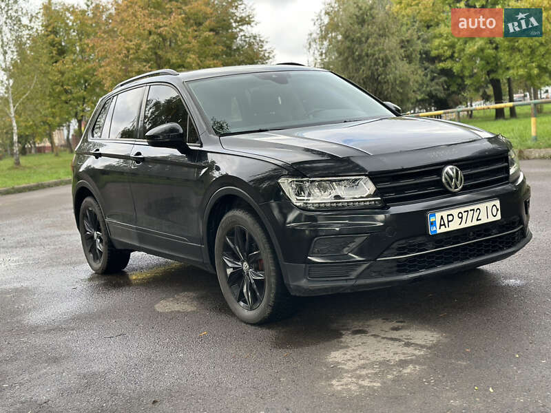 Внедорожник / Кроссовер Volkswagen Tiguan 2017 в Ровно