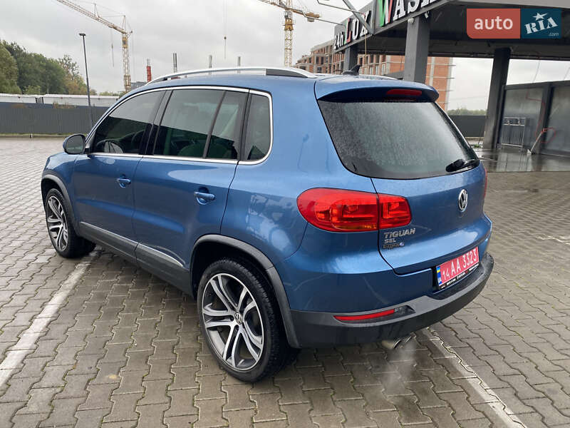 Позашляховик / Кросовер Volkswagen Tiguan 2017 в Львові