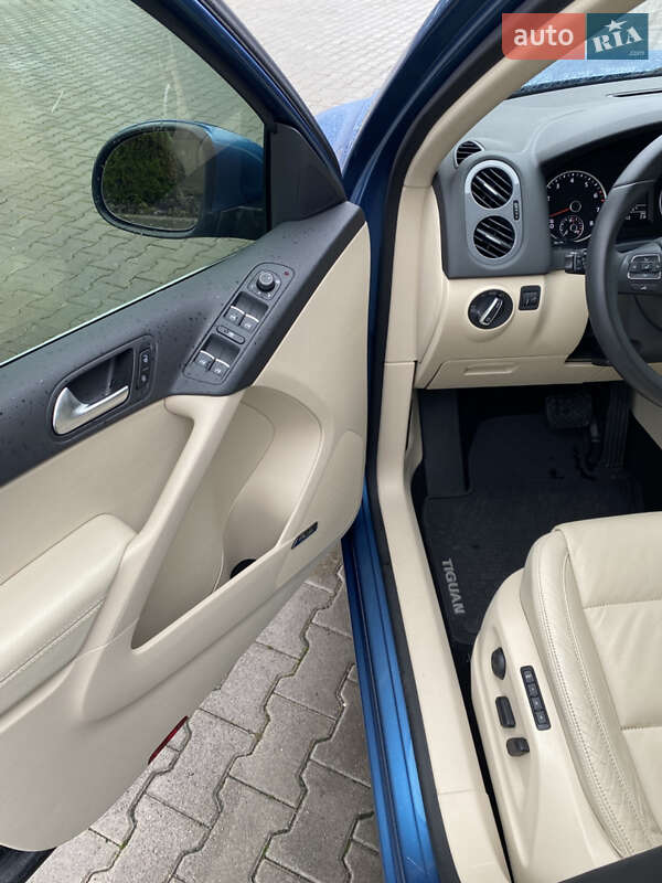 Позашляховик / Кросовер Volkswagen Tiguan 2017 в Львові