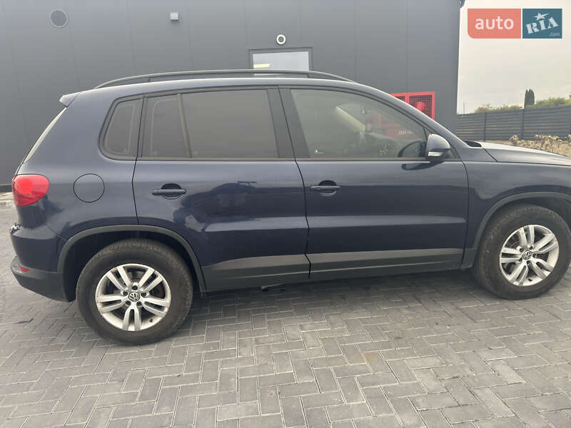 Позашляховик / Кросовер Volkswagen Tiguan 2015 в Красному