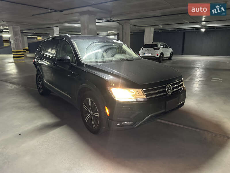 Внедорожник / Кроссовер Volkswagen Tiguan 2018 в Львове
