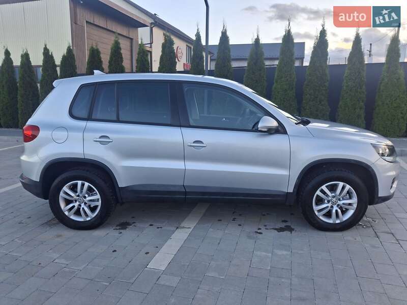 Позашляховик / Кросовер Volkswagen Tiguan 2011 в Кам'янець-Подільському