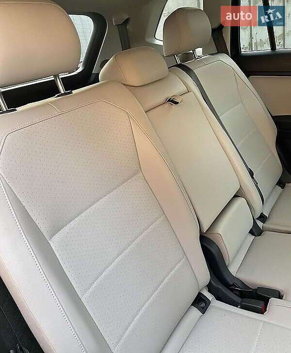 Позашляховик / Кросовер Volkswagen Tiguan 2019 в Києві фото 8 Позашляховик / Кросовер Volkswagen Tiguan 2019 в Києві