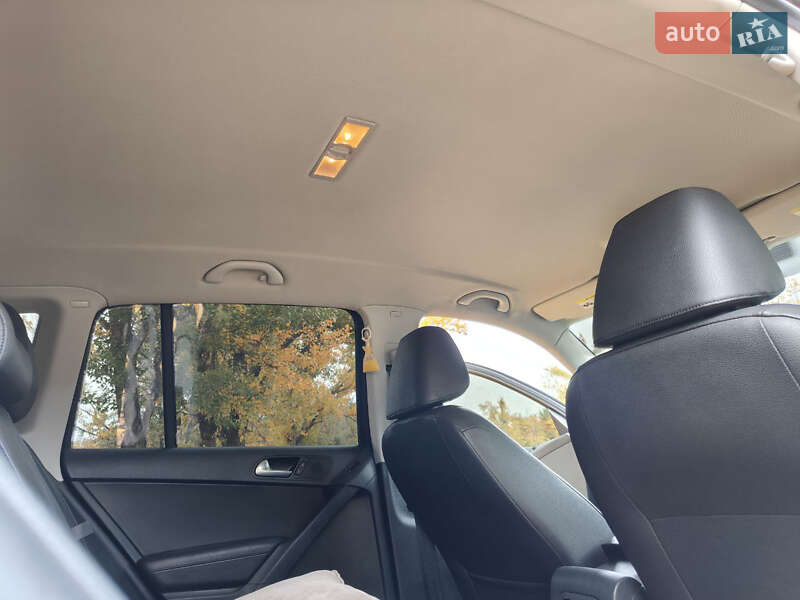 Внедорожник / Кроссовер Volkswagen Tiguan 2016 в Кривом Роге