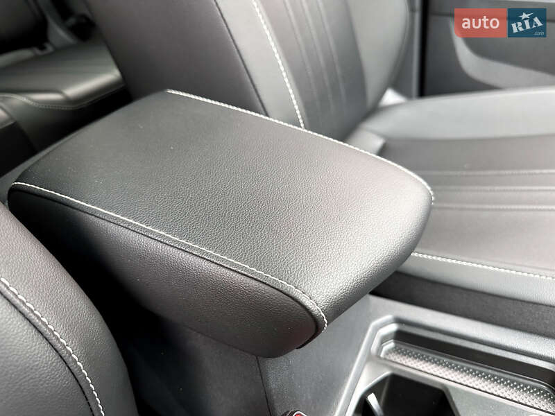 Внедорожник / Кроссовер Volkswagen Tiguan 2024 в Киеве