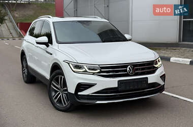 Внедорожник / Кроссовер Volkswagen Tiguan 2022 в Киеве