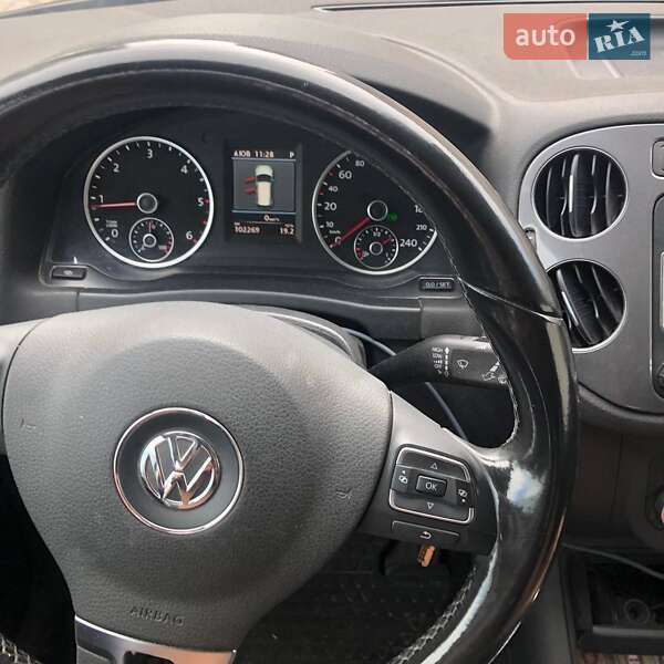Внедорожник / Кроссовер Volkswagen Tiguan 2012 в Запорожье