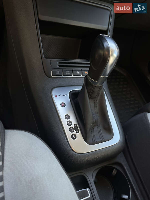 Позашляховик / Кросовер Volkswagen Tiguan 2010 в Одесі