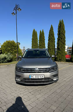 Позашляховик / Кросовер Volkswagen Tiguan 2016 в Львові