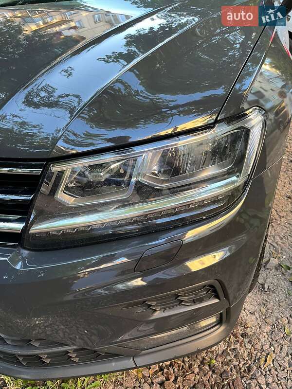 Внедорожник / Кроссовер Volkswagen Tiguan 2018 в Львове