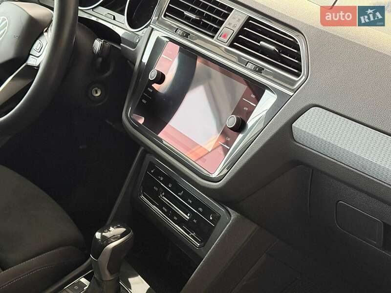 Внедорожник / Кроссовер Volkswagen Tiguan 2021 в Одессе