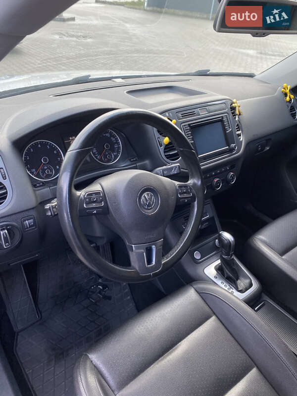 Внедорожник / Кроссовер Volkswagen Tiguan 2016 в Львове