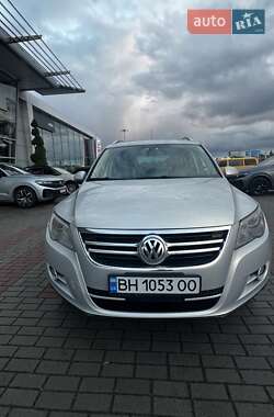 Внедорожник / Кроссовер Volkswagen Tiguan 2010 в 