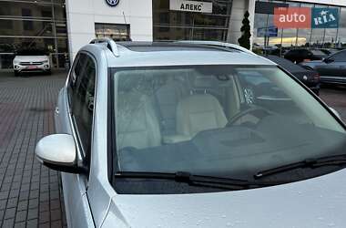 Внедорожник / Кроссовер Volkswagen Tiguan 2010 в 