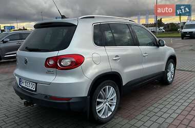 Внедорожник / Кроссовер Volkswagen Tiguan 2010 в 