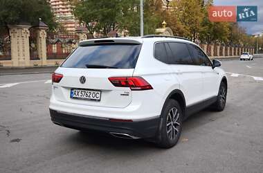 Внедорожник / Кроссовер Volkswagen Tiguan 2018 в 