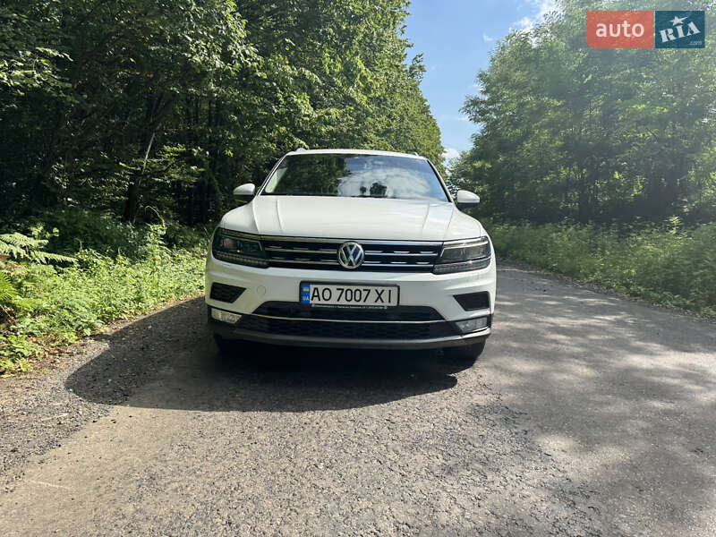 Внедорожник / Кроссовер Volkswagen Tiguan 2017 в Иршаве