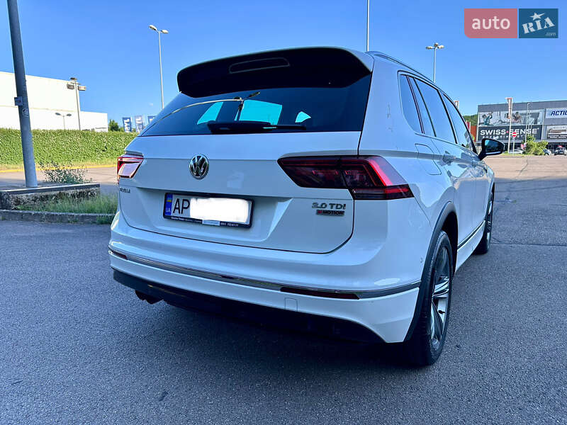 Внедорожник / Кроссовер Volkswagen Tiguan 2017 в Киеве