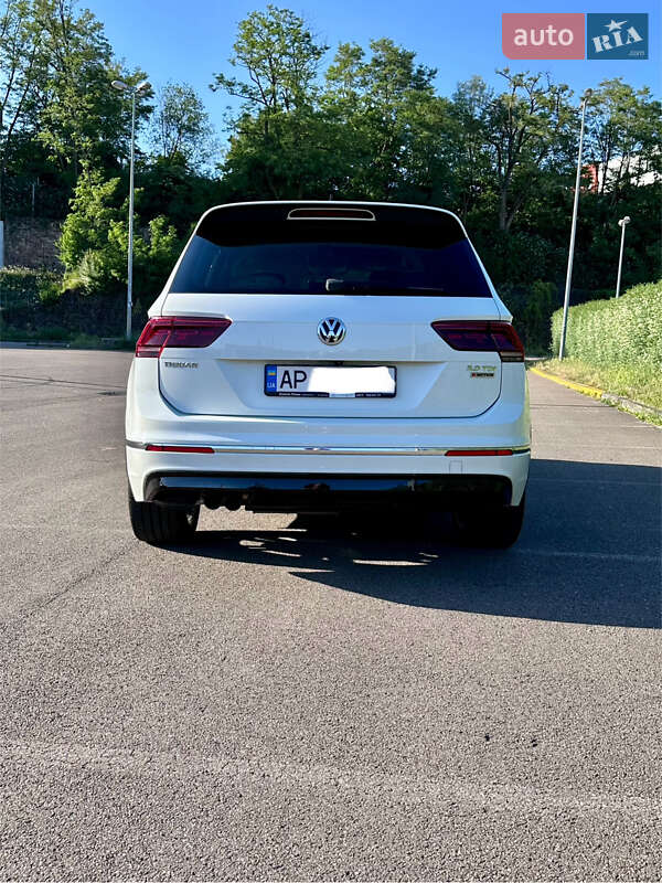 Внедорожник / Кроссовер Volkswagen Tiguan 2017 в Киеве