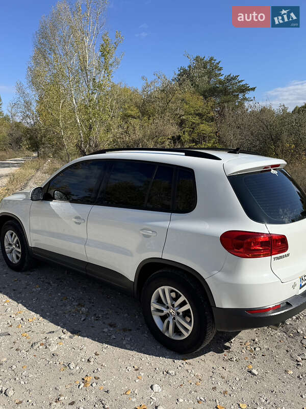 Позашляховик / Кросовер Volkswagen Tiguan 2017 в Кам'янському