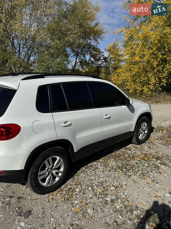 Позашляховик / Кросовер Volkswagen Tiguan 2017 в Кам'янському