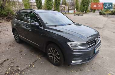 Внедорожник / Кроссовер Volkswagen Tiguan 2016 в Киеве