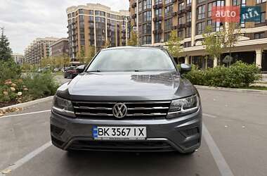 Внедорожник / Кроссовер Volkswagen Tiguan 2020 в Киеве