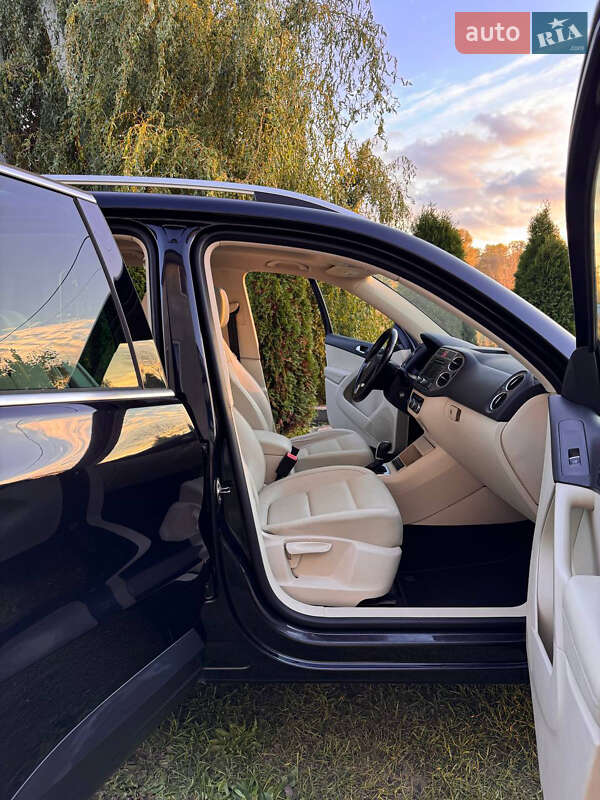 Внедорожник / Кроссовер Volkswagen Tiguan 2010 в Киеве