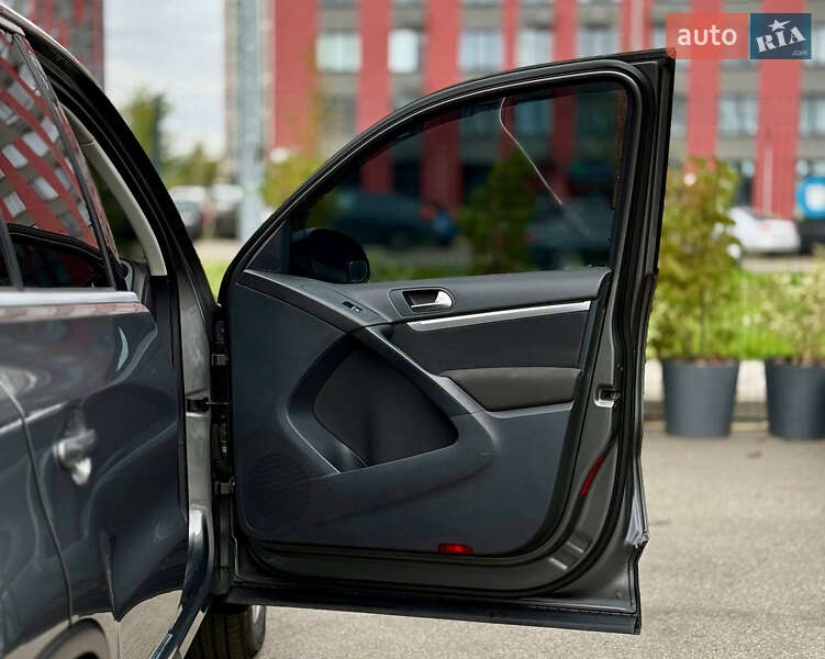 Внедорожник / Кроссовер Volkswagen Tiguan 2012 в Киеве фото 31 Внедорожник / Кроссовер Volkswagen Tiguan 2012 в Киеве