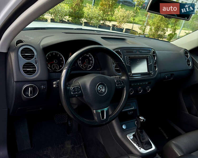 Позашляховик / Кросовер Volkswagen Tiguan 2016 в Києві