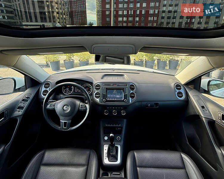 Позашляховик / Кросовер Volkswagen Tiguan 2016 в Києві
