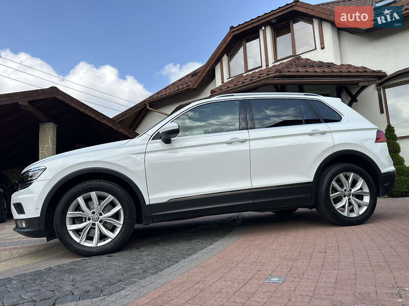 Внедорожник / Кроссовер Volkswagen Tiguan 2017 в Львове