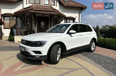 Позашляховик / Кросовер Volkswagen Tiguan 2017 в Львові