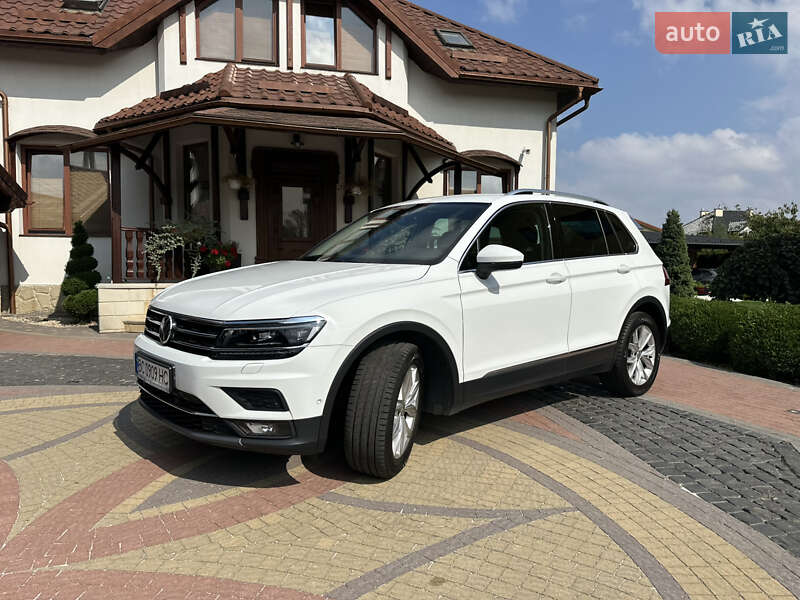 Внедорожник / Кроссовер Volkswagen Tiguan 2017 в Львове