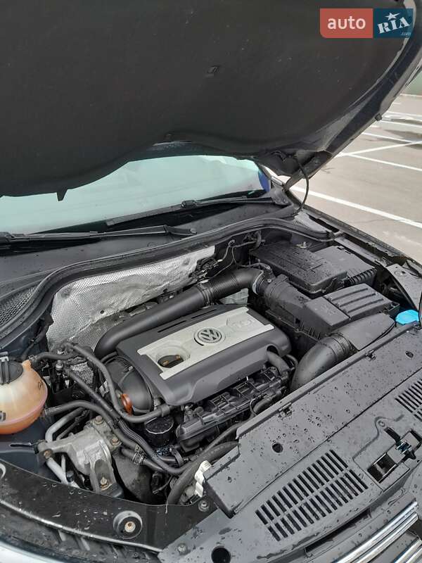 Позашляховик / Кросовер Volkswagen Tiguan 2012 в Кам'янець-Подільському