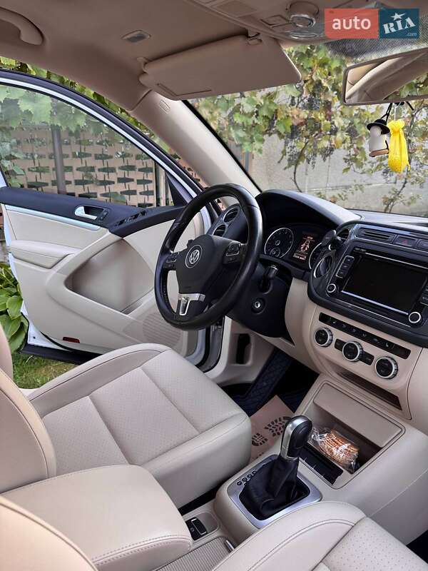 Позашляховик / Кросовер Volkswagen Tiguan 2015 в Ужгороді фото 2 Позашляховик / Кросовер Volkswagen Tiguan 2015 в Ужгороді