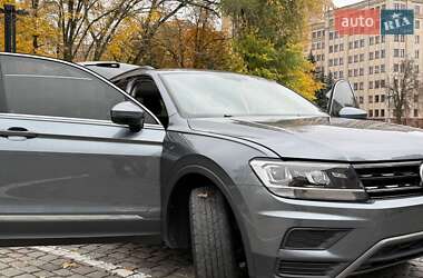 Внедорожник / Кроссовер Volkswagen Tiguan 2020 в Харькове