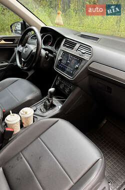 Внедорожник / Кроссовер Volkswagen Tiguan 2018 в 